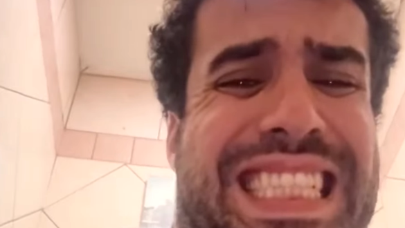 כוכב הרשת שמבקר תאי שירותים ברחבי ישראל