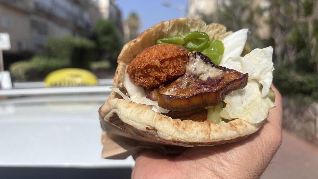 מנת פלאפל ב״ביתן האוכל״