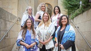 שורה עליונה, מימין: דגנית תימור גנשל, עדי סגל ויעל שביד. שורה תחתונה, מימין: ד"ר מעין מורג, שירלי צפת דוידאי וזהבית כליף