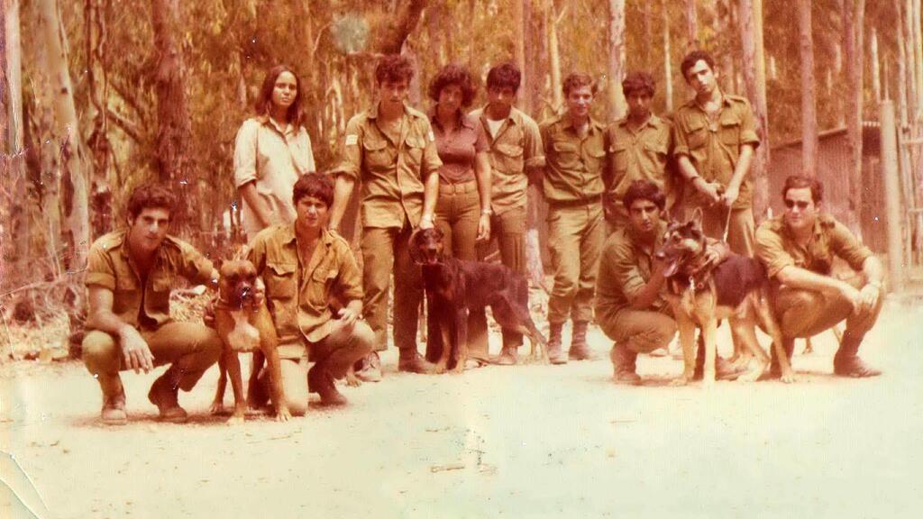 The founding team of the Oketz unit, 1974 (Photo: Oketz archive) צוות ההקמה של יחידת עוקץ, 1974
