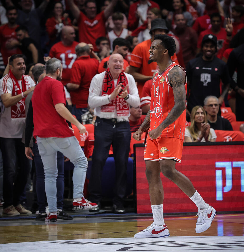 "המאמן סומך עליי". בלייקני (צילום: עוז מועלם) אנטוניו בלייקני חוגג