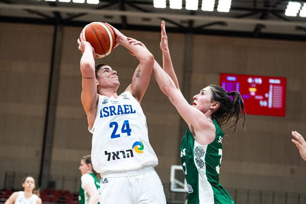 עוד משחק אדיר. רבר (צילום: FIBA) רבר