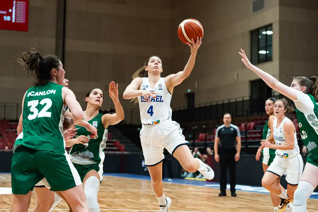 הצטיינה במאני-טיים. רוטברג (צילום: FIBA) רוטברג