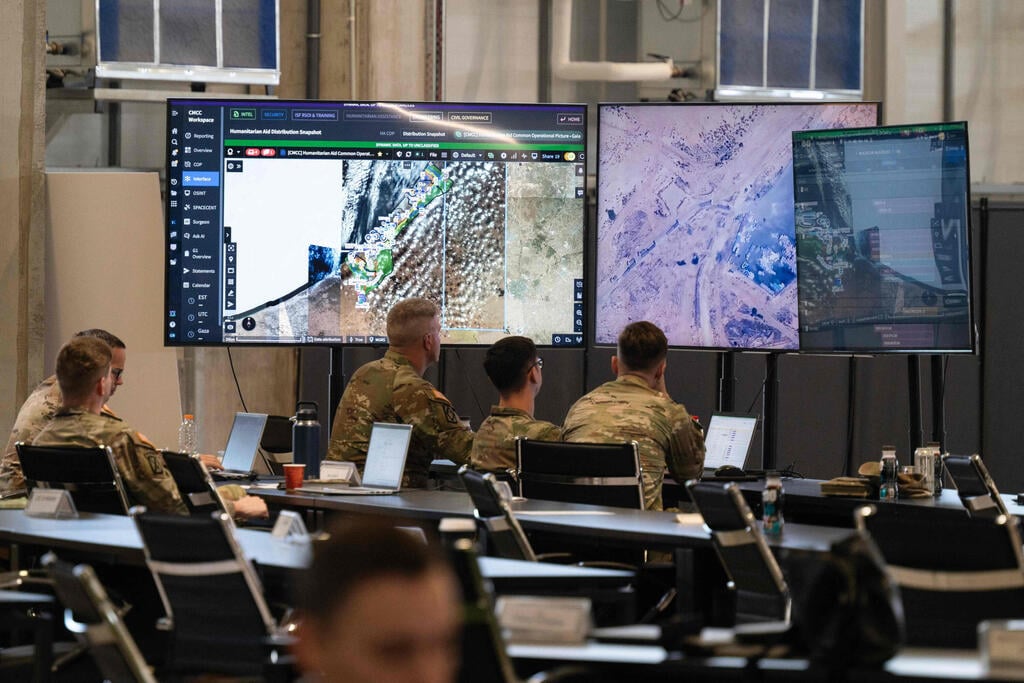 The US-led Civil Military Coordination Center in Kiryat Gat (Photo: Ahikam Seri / AFP) קריית גת חיילים אמריקנים בבסיס של מרכז התיאום האזרחי של ארה"ב בישראל