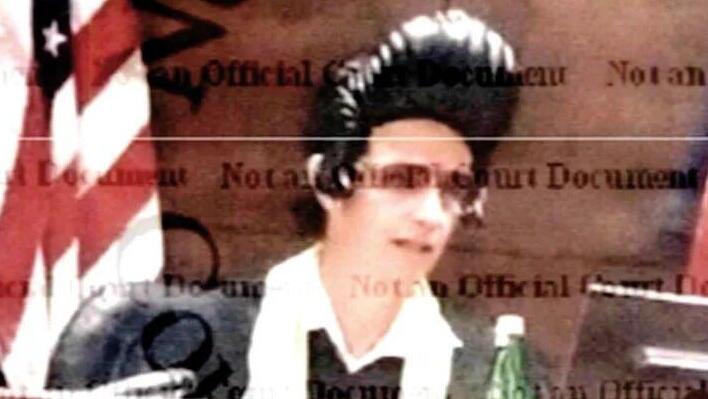 השופט ת ארה"ב שופט התחפש ל אלביס אלוויס פרסלי ב דיון ו נאלץ להתפטר