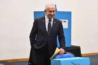 נתניהו מצביע בבחירות לוועידת הליכוד
