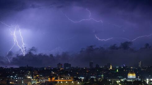 הסופה ביירון הגיעה: מי יפצה אותי על נזק לבית ומה הדין אם איני יכול להגיע לעבודה?