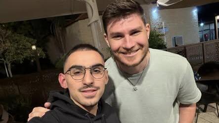 האיחוד המרגש של רום ברסלבסקי וסשה טרופנוב: „פעם אחרונה נפגשו בתא מטען”