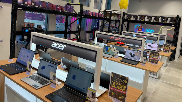 עמדות מחשב להתנסות במותגים כגון Lenovo, ASUS, hp