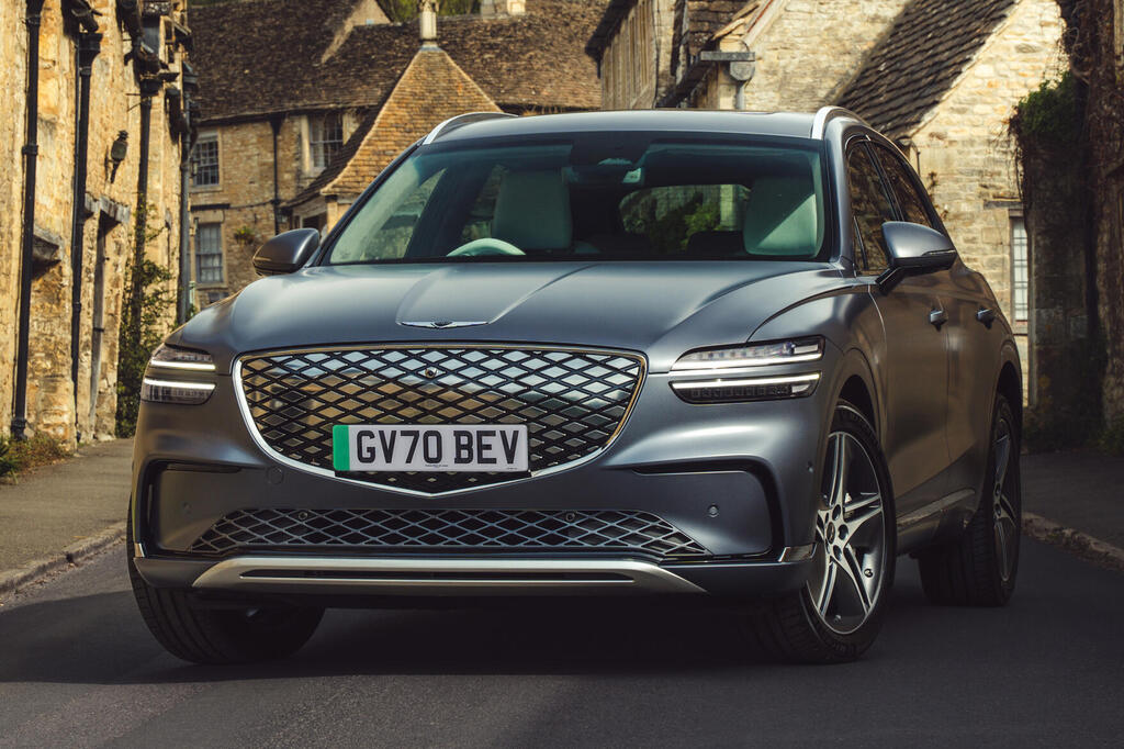 מחדשת את הזרם: ג'נסיס GV70 המעודכן כבר כאן