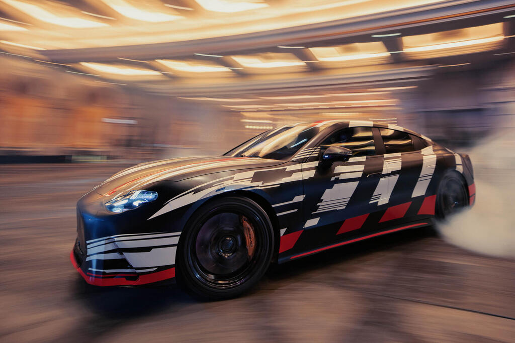 לקרוע את לאס וגאס: החשמלית של AMG מתחממת על הקווים