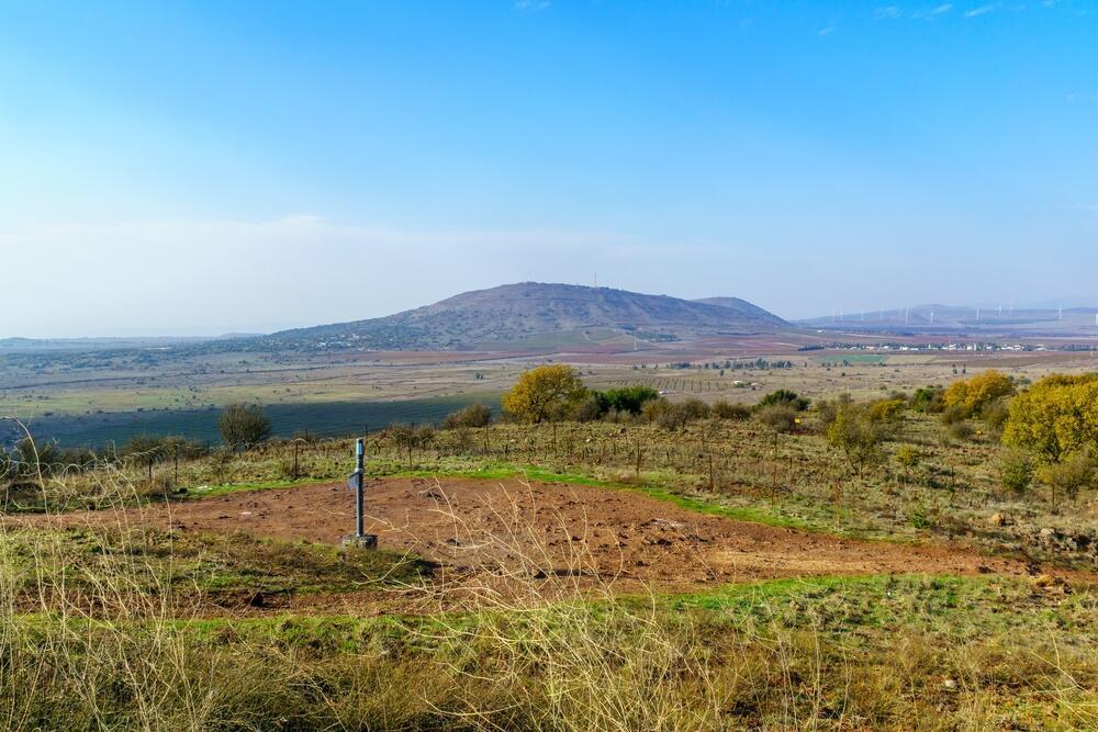 הר הגעש אביטל ברמת הגולן. מתנשא לגובה 1,204 מטרים (צילום: RnDmS / Shutterstock) הר הגעש אביטל ברמת הגולן