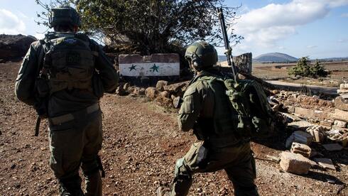 Israelis detained after Syria border breach, chase
