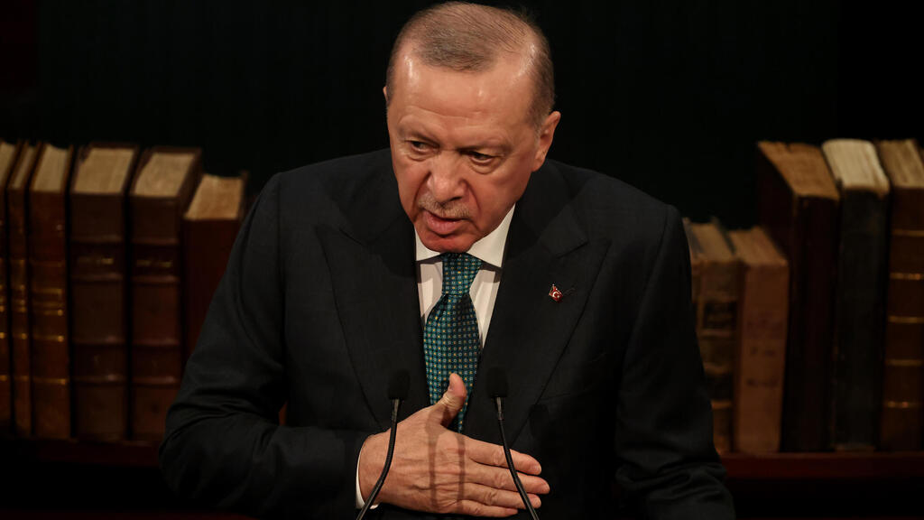 Turkish President Recep Tayyip Erdogan (Photo: Chris McGrath/Getty Images) נשיא טורקיה ארדואן נואם מול האפיפיור ליאו ה-14 ב אנקרה
