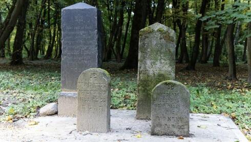 150-YO Kaliningrad Jewish cemetery restored