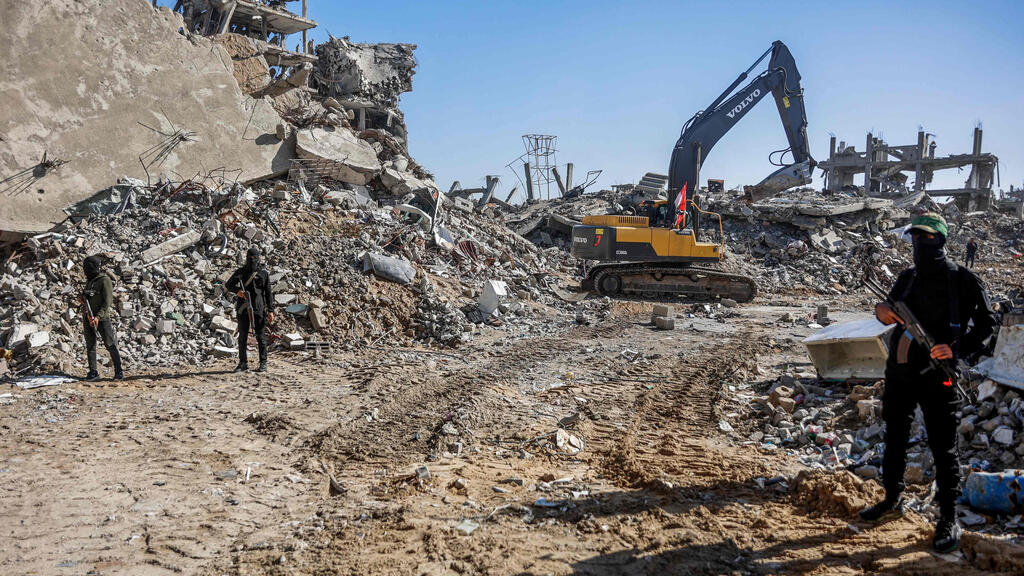 חיפושים בג'באליה בתחילת החודש (צילום: Omar AL-QATTAA / AFP) חיפושים בג'באליה