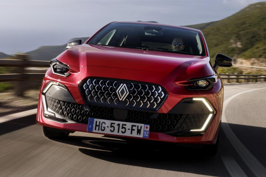 רנו קליאו RS צפויה לחזור, אבל עכשיו כהיברידית