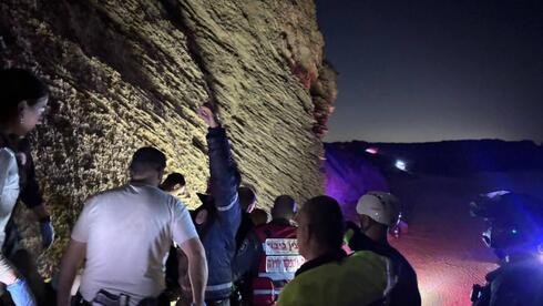 טרגדיה בחוף: נפל עם אופניו מצוק בגובה 25 מטרים, ונהרג