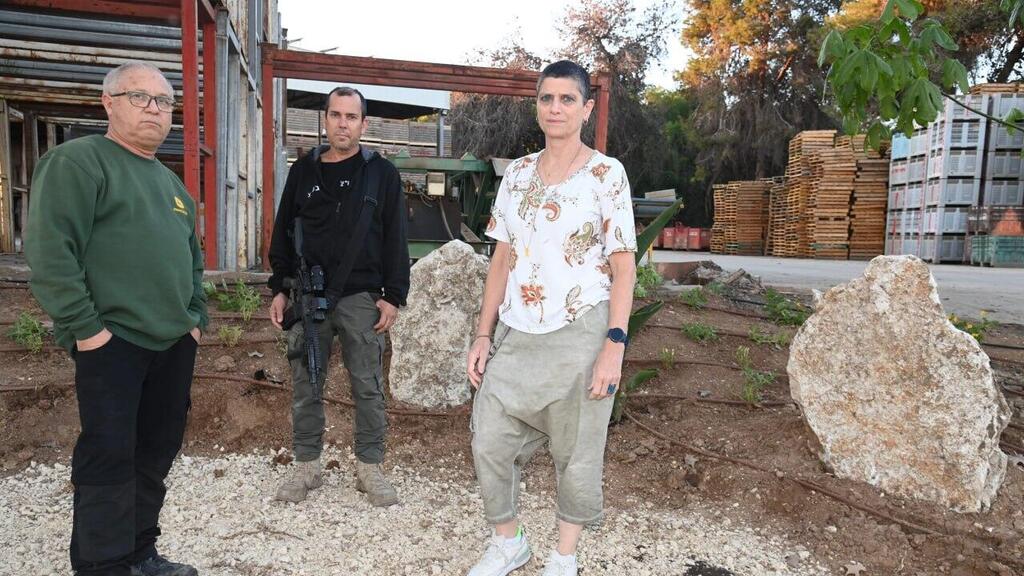 תושבי קיבוץ עלומים מחכים לרן גואילי ז"ל שלחם בסמוך אליו