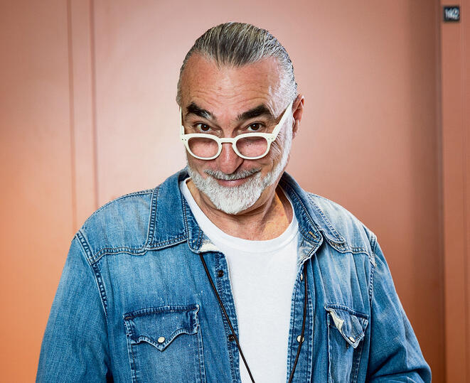 גדל בבית יווני. שאול בן אדרת | צילום: אביגיל עוזי