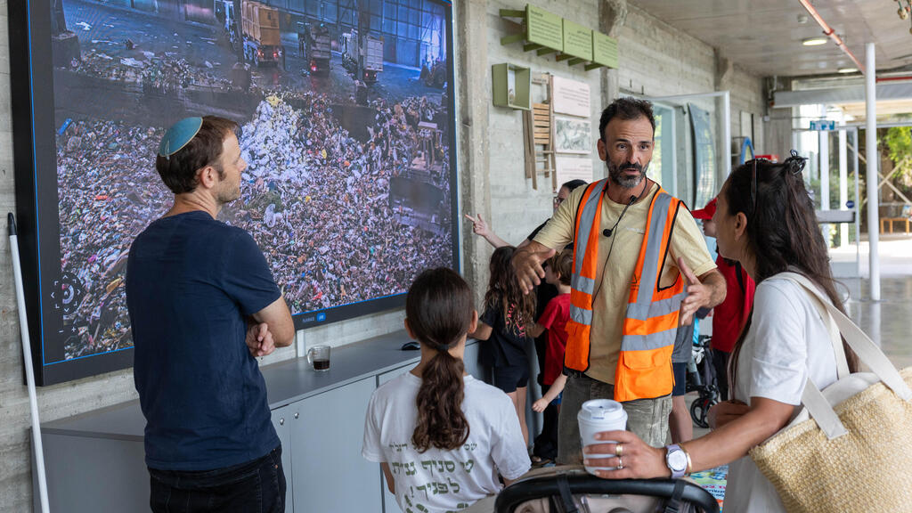 פעילות במרכז לחינוך סביבתי בחירייה (צילום: עוז מועלם) פעילות במרכז לחינוך סביבתי בחירייה