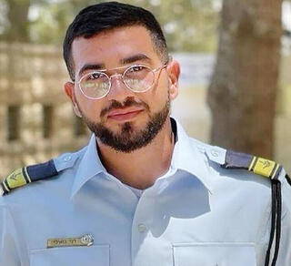 מתפללים לשובו. רב־סמל רן גואילי ז"ל | צילום: משטרת ישראל