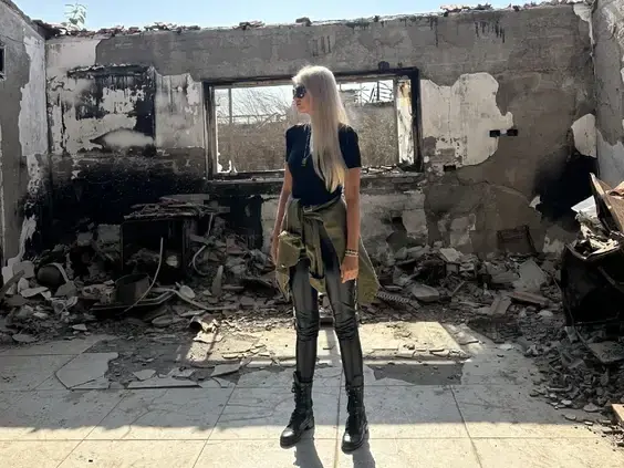 מרים מטובה בביקור בקיבוץ בארי