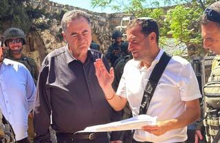 ראש המועצה דגן עם השר כ"ץ ואלוף הפיקוד בלוט
