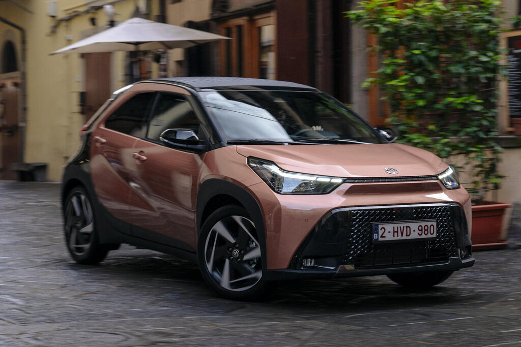 טויוטה מנחיתה בישראל אייגו היברידית - המחיר זינק מעלה