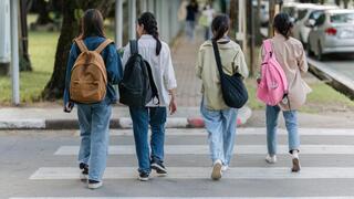 נדחתה הצעת סמוטריץ' ללימודים בקיץ: חוזרים מיום א' - בקפסולות