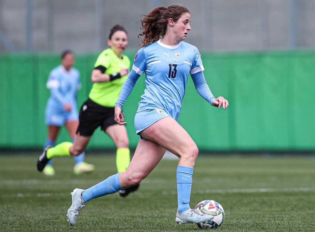 Israeli national soccer team midfielder Talia Sommer (Photo: Zach Bolinger) טליה זומר