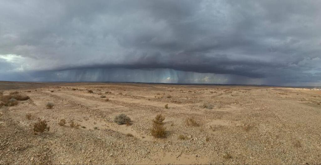 Rain in southern Israel (Photo: Yuval Sagi Hochman) גשם באזור נחל חיון