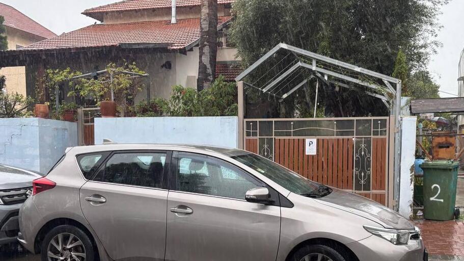"הולכים לישון בלילה, ולא בטוח שנמצא בבוקר את הרכב". הזירה ברחובות (צילום: מאיר תורג'מן ) הזירה בה שב"ח ניסה לפרוץ רכב של תושב העיר רחובות וזה ירה בו