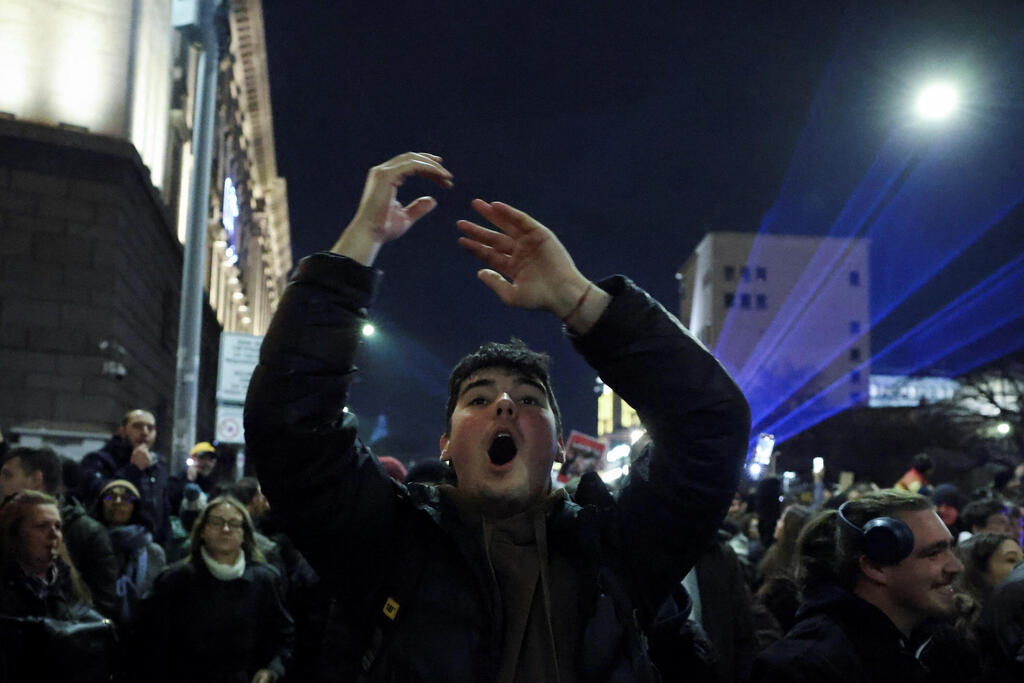 צילום: REUTERS/Stoyan Nenov הפגנה ב סופיה נגד ממשלת בולגריה 10 בדצמבר