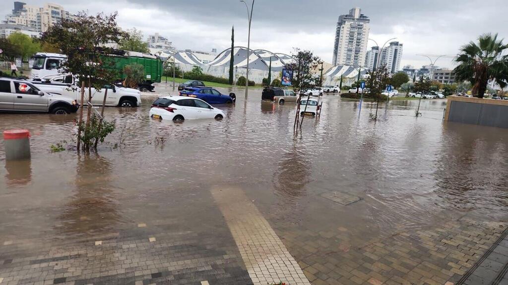 שטפונות ביבנה