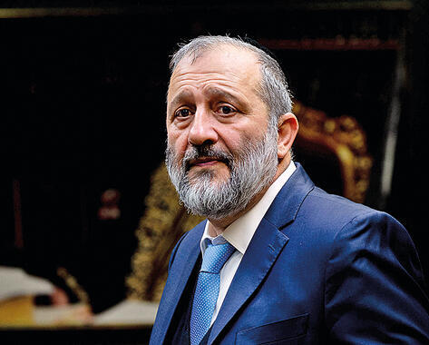 דרעי. מחפש אליבי | צילום: אוהד צויגנברג