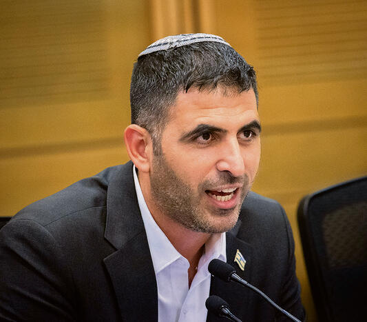 הפניה הבהולה של יו"ר רשות האסדרה לא הועילה. קרעי דוהר לפוליטיזציה של התקשורת | צילום: אלכס קולומויסקי