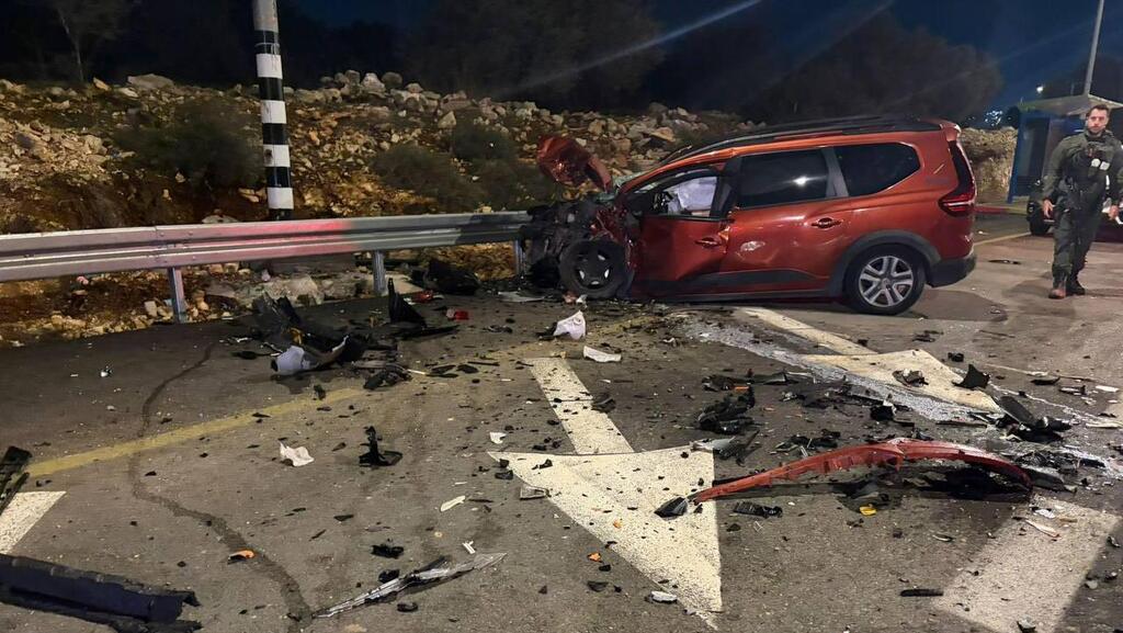 זירת תאונה בכביש 611 (צילום: תיעוד מבצעי מד"א) זירת התאונה בכביש 611