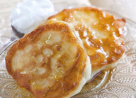 לביבות השמרים. כיף להדליק איתן נרות | צילום: שירן כרמל לביבות השמרים. כיף להדליק איתן נרות | צילום: שירן כרמל