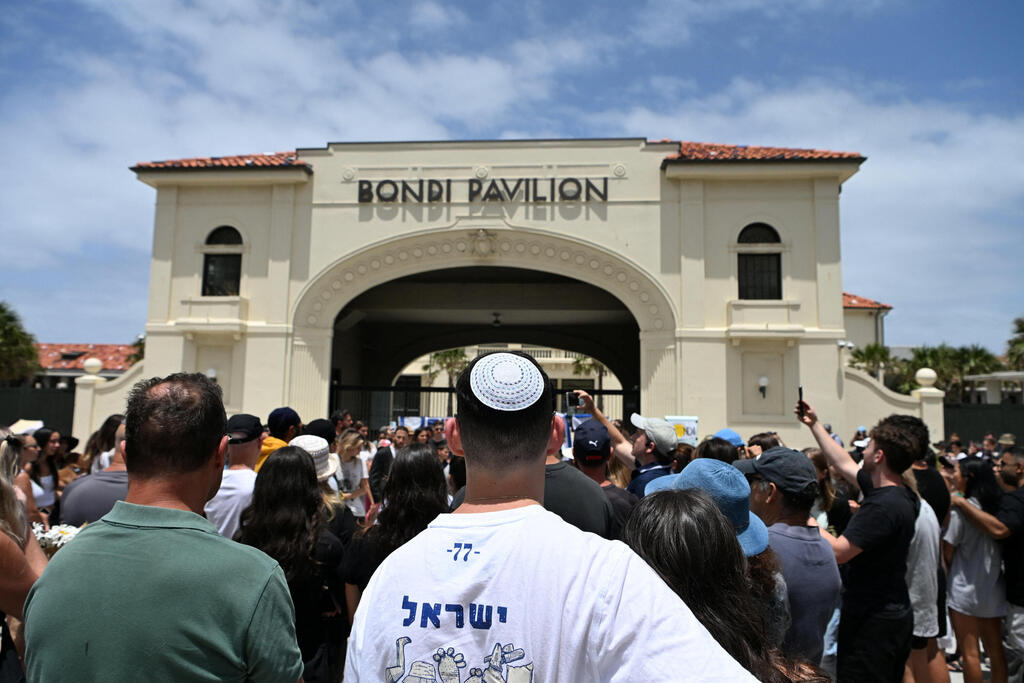 צילום: REUTERS/Flavio Brancaleone סידני חוף בונדיי יום אחרי הטבח
