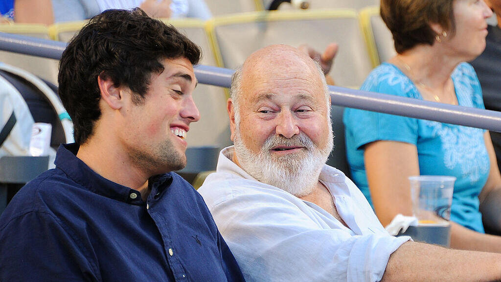 The evidence of mental illness will be presented at trial; Rob Reiner and his son Nick (Photo: Noel Vasquez/Getty Images) רוב ריינר ניק ריינר