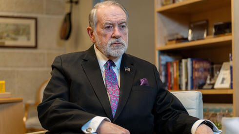 US seeks to ease Arab anger over Huckabee