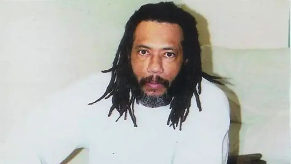 Larry Hoover לארי הובר מנהיג כנופיית סמים מ שיקגו ארה"ב ש טראמפ המתיק את עונשו