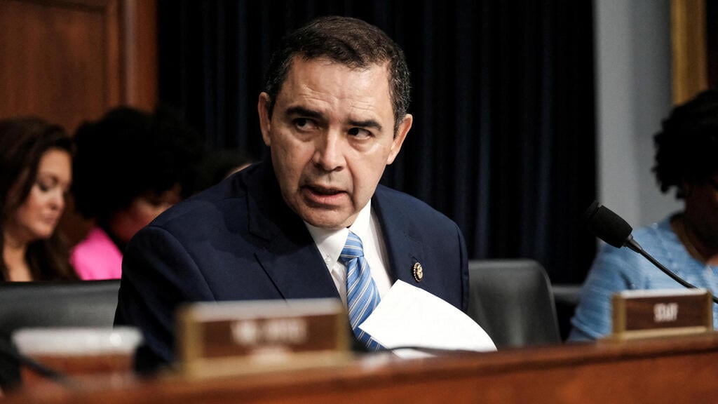 Rep. Henry Cuellar (Photo: REUTERS/Michael A. McCoy/File Photo) חבר בית הנבחרים של ארה"ב מטקסס הנרי קואיאר שחבר במפלגה הדמוקרטית ארכיון 2024