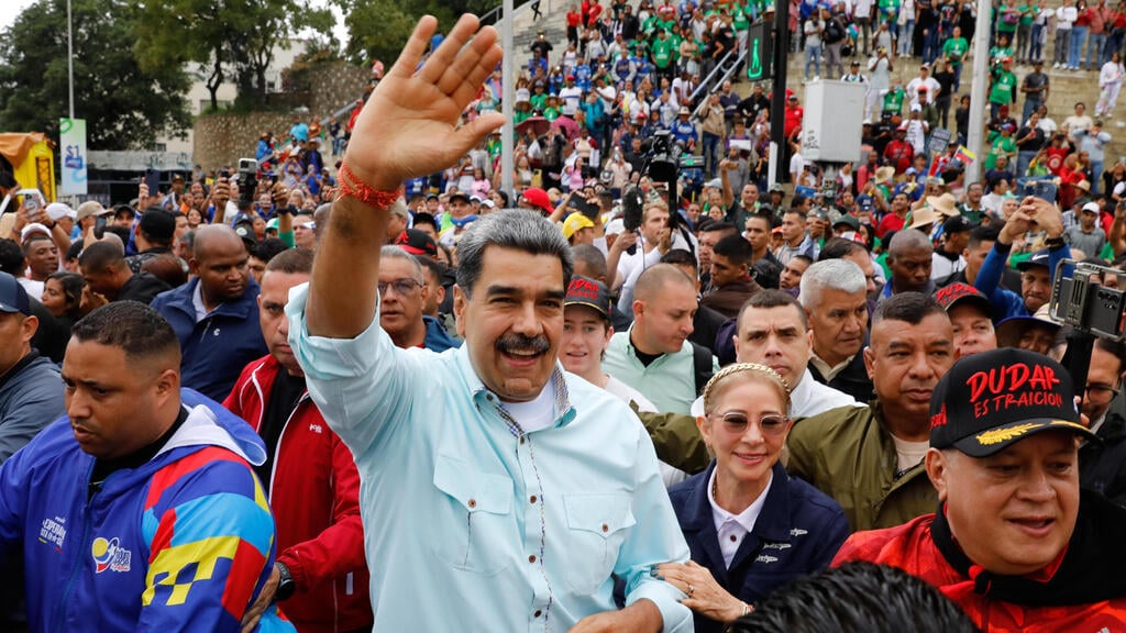 Venezuela’s President Maduro at a support rally he organized in Caracas in December (Photo: AP Photo/Cristian Hernandez) מפגן תמיכה ב נשיא ונצואלה מדורו בו ב-10 בדצמבר ב קראקס