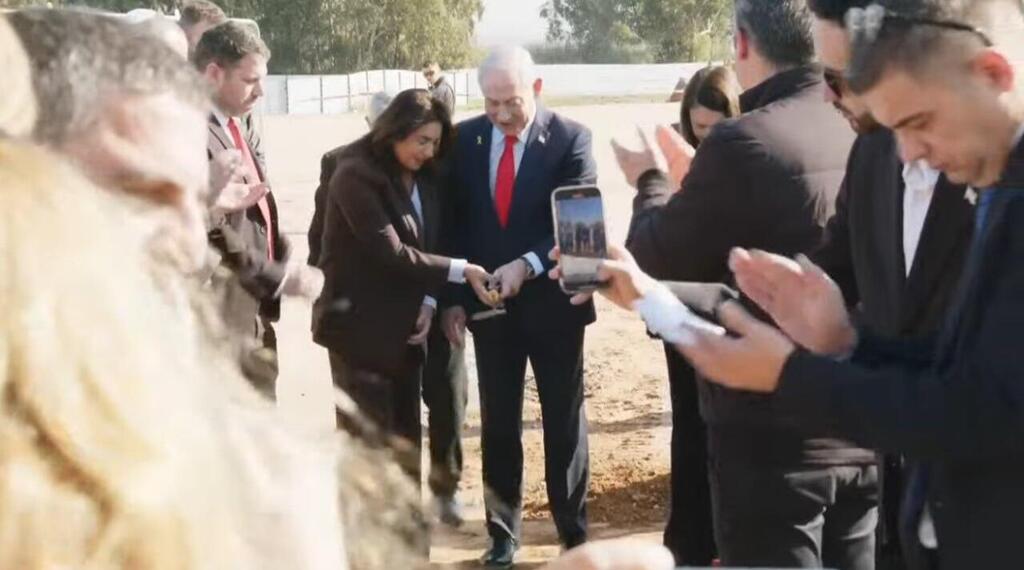 Prime Minister Benjamin Netanyahu and Transportation Minister Miri Regev at ceremonial groundbreaking for Dan Region metro project (Photo: NTA Metropolitan Mass Transit System Ltd) טקס הנחת אבן הפינה לרשת המטרו