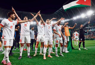 נבחרת ירדן, הפתעת האירוע. "אל־נשאמה", גברים־גברים בסלנג הירדני, זוכה לליווי צמוד של יורש העצר ואשתו