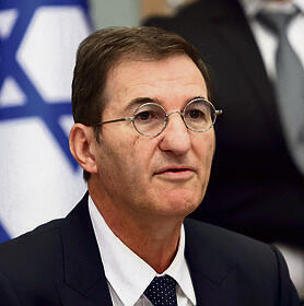 ביסמוט. דיון פילוסופי | צילום: אלכס קולומויסקי