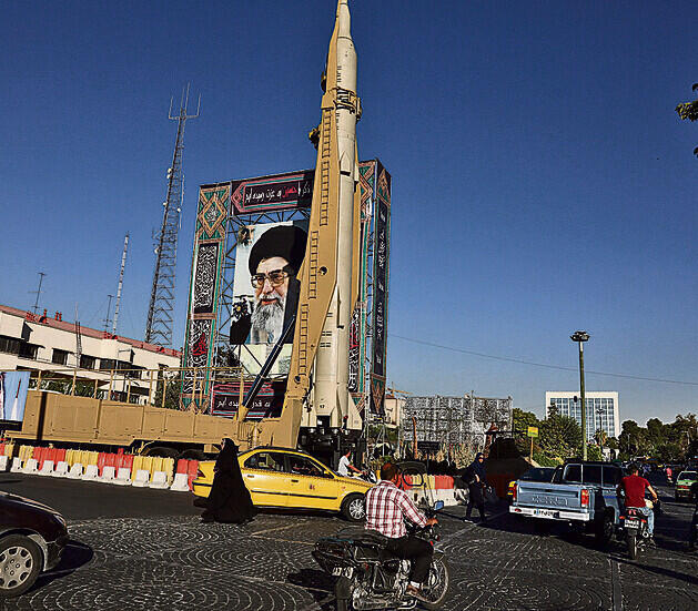 טיל בטהרן. משקמים יכולות | צילום: AFP/Vahid Salemi