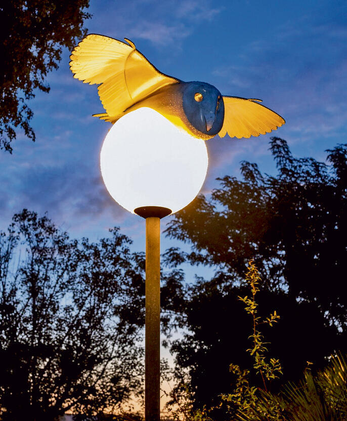 "כוסות הלילה"  על פנסי קיבוץ  ניר יצחק. "מרקם  החיים שלנו חוזר  להאיר" | צילום:  טל ניסים